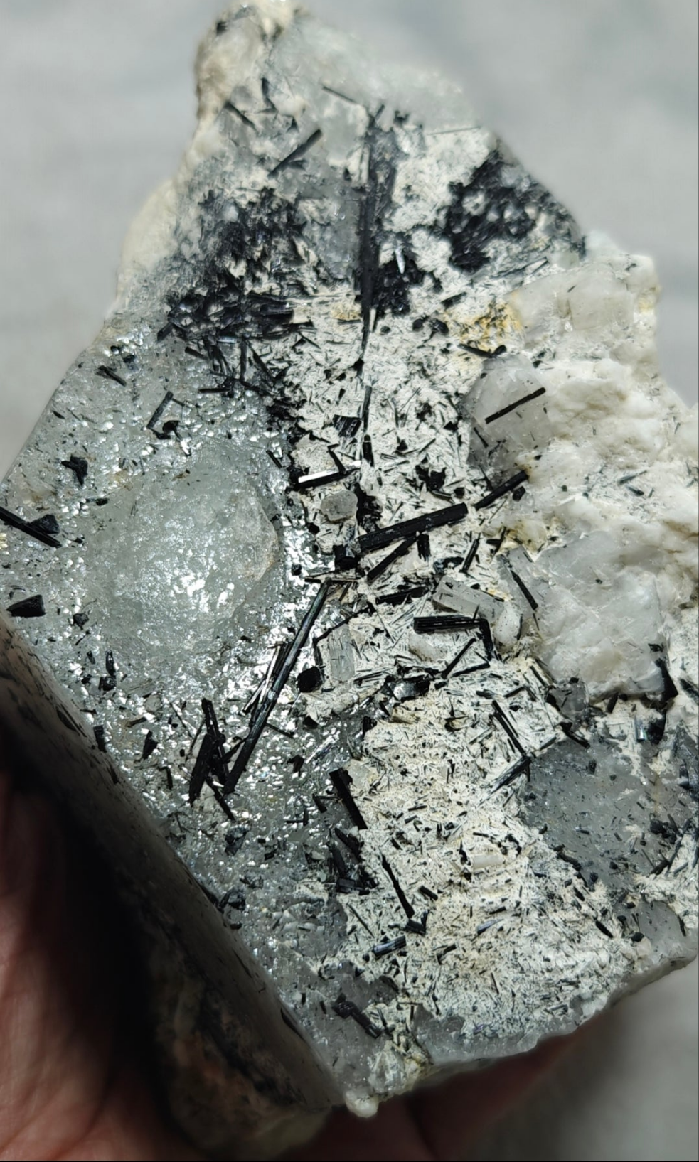 Afghanistan Aquamarine crystal with tourmalines 1070 grams