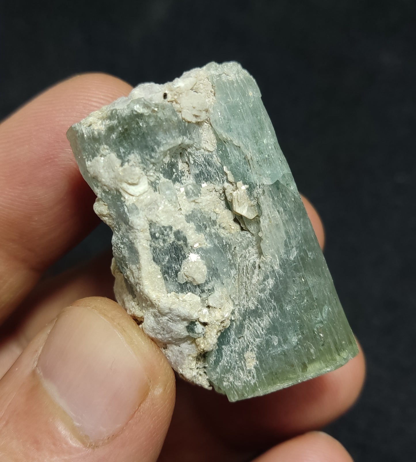 Natural double terminated aquamarine crystal 33 grams