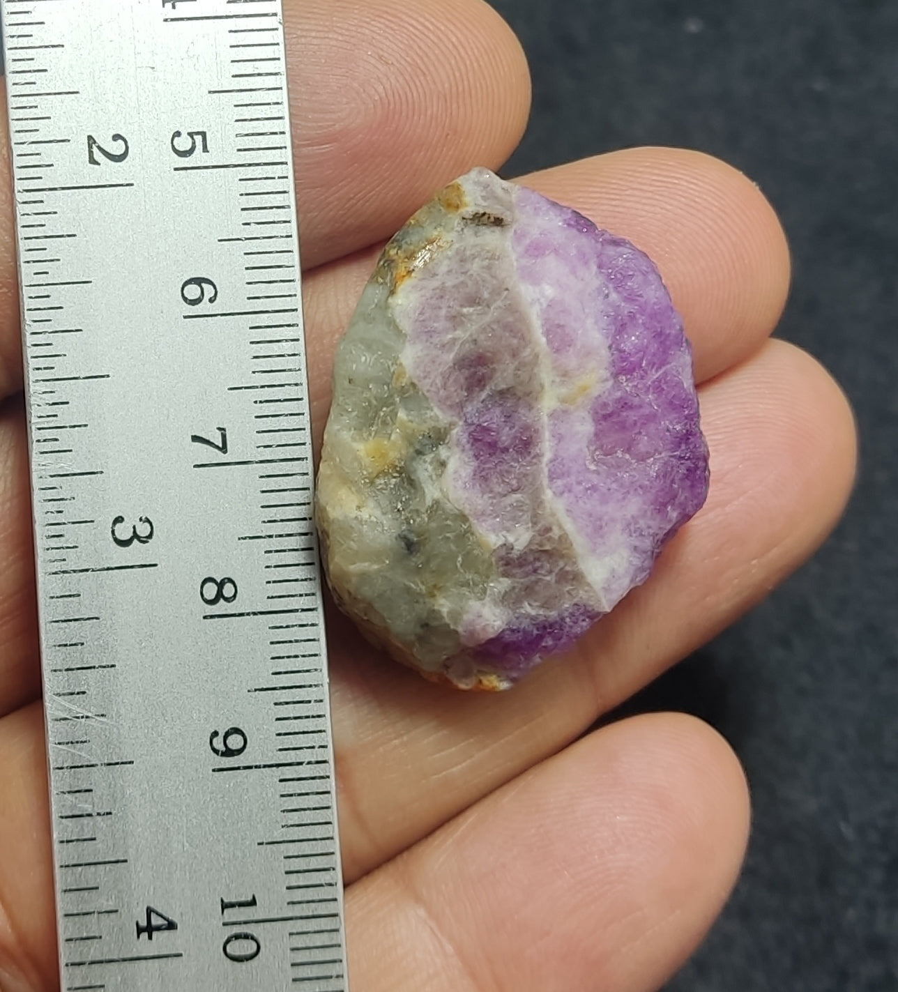 Natural fluorescent Tenebrescent Hackmanite 14 grams