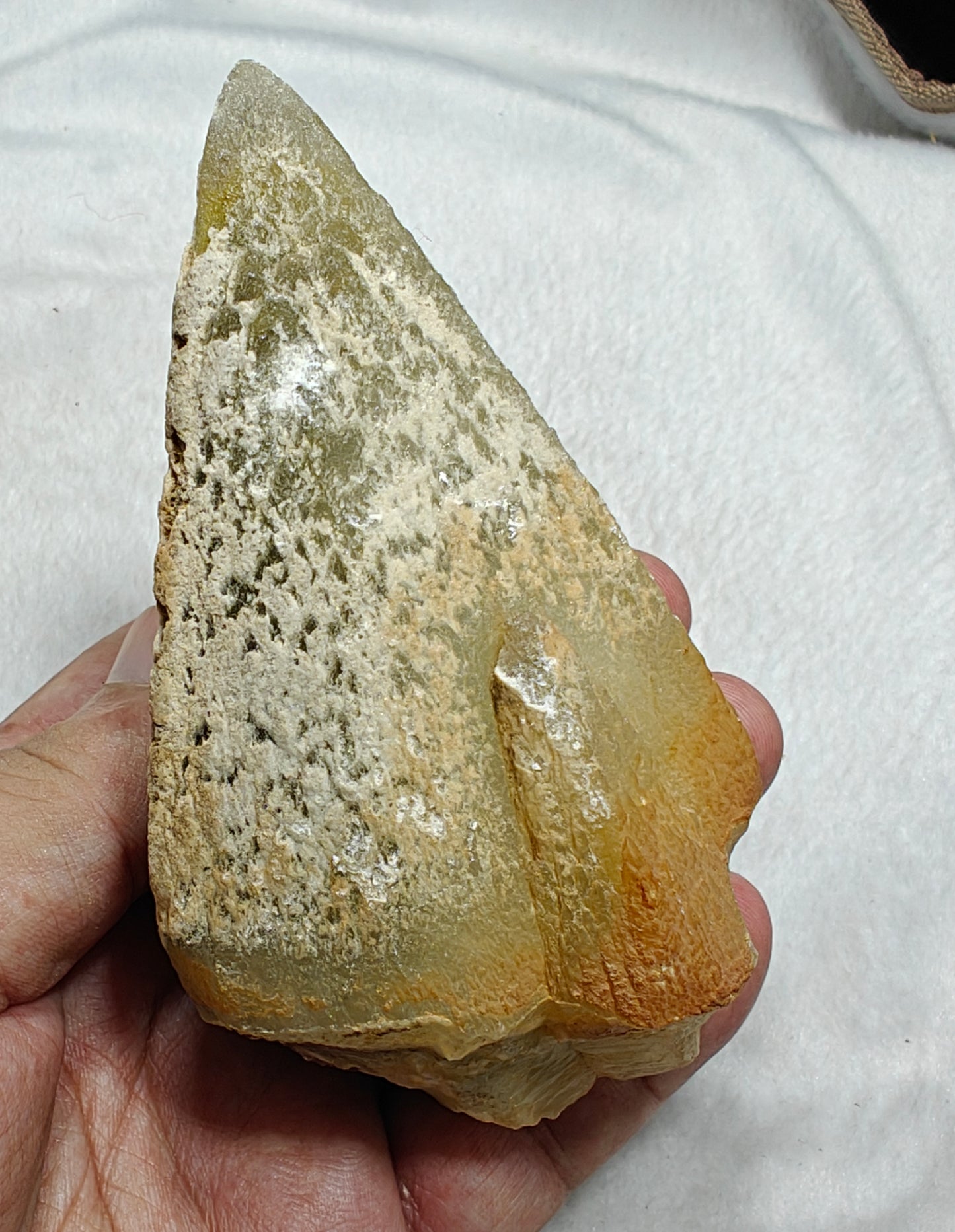 Single beautiful well terminated Dogteeth Calcite Crystal 406 grams