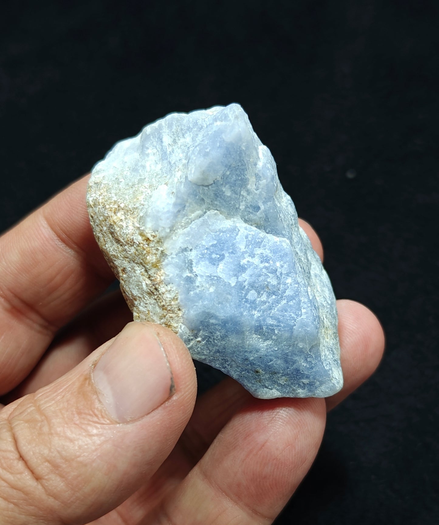 UV reactive Fluorescent rough Hackmanite 55 grams