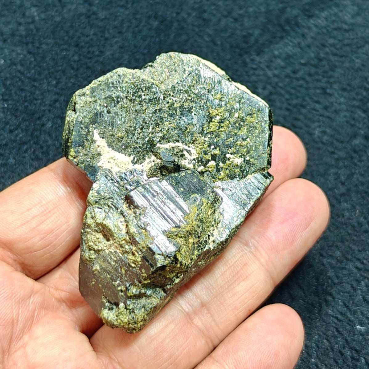 Natural lusterous Epidote 140 grams