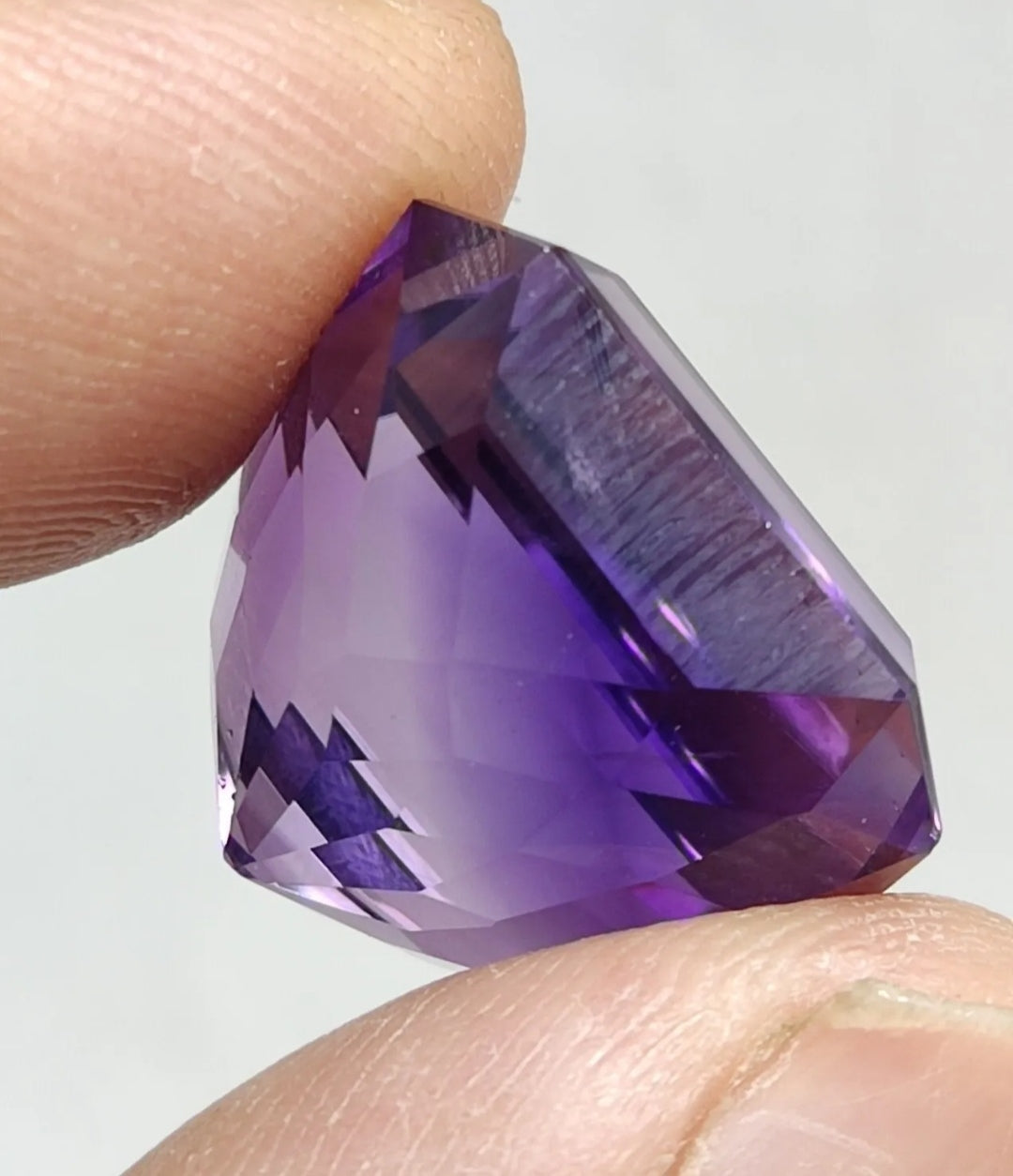 An Aesthetic Natural faceted amethyst gemstone 36 carats