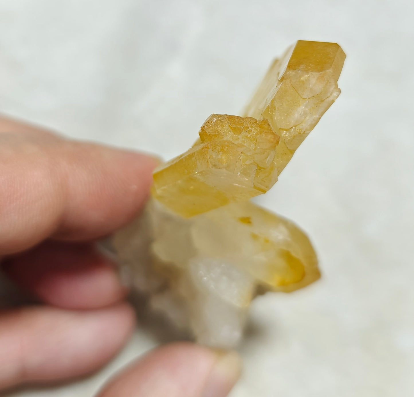 Natural iron inclusions yellow faden Quartz 60 grams