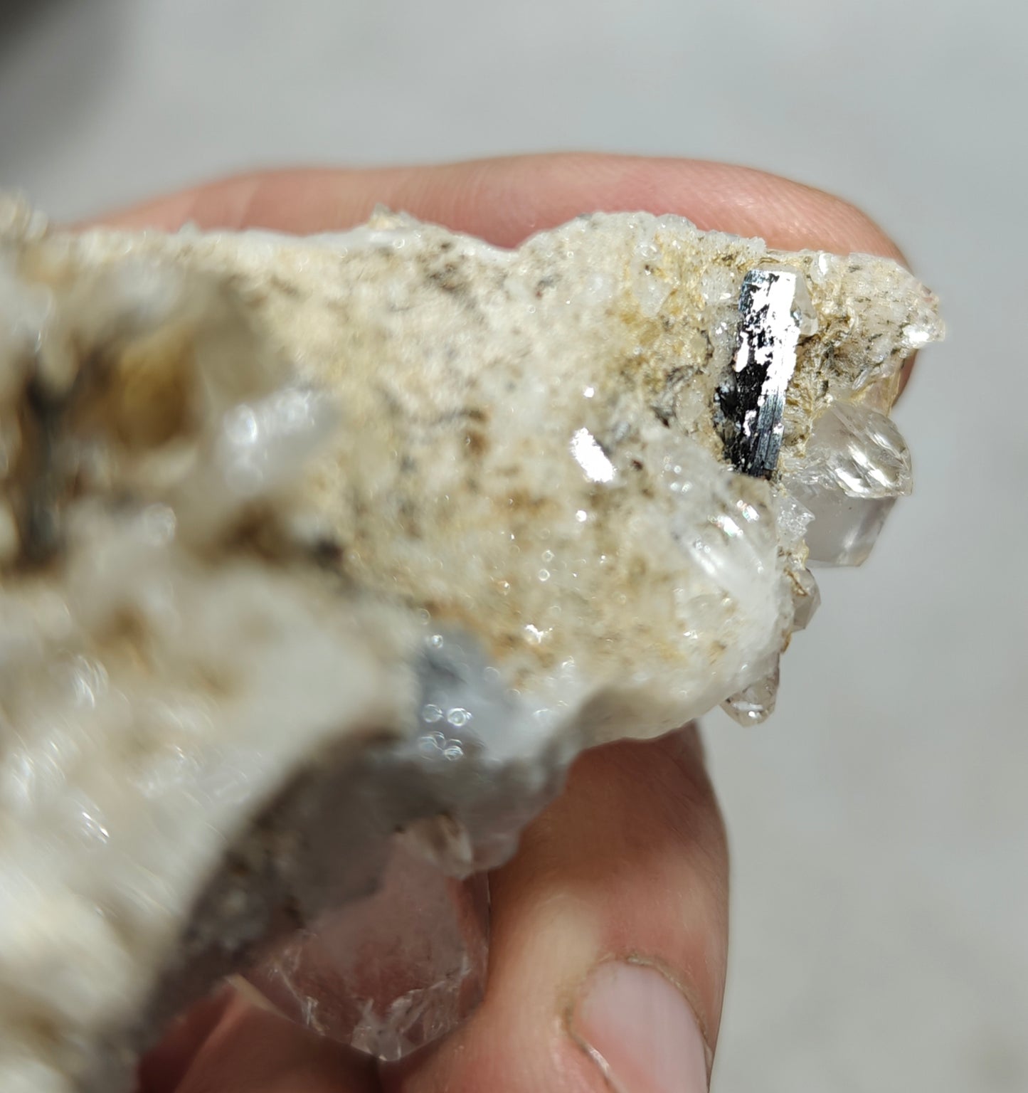 Natural quartz cluster with brookite inclusions 69 grams