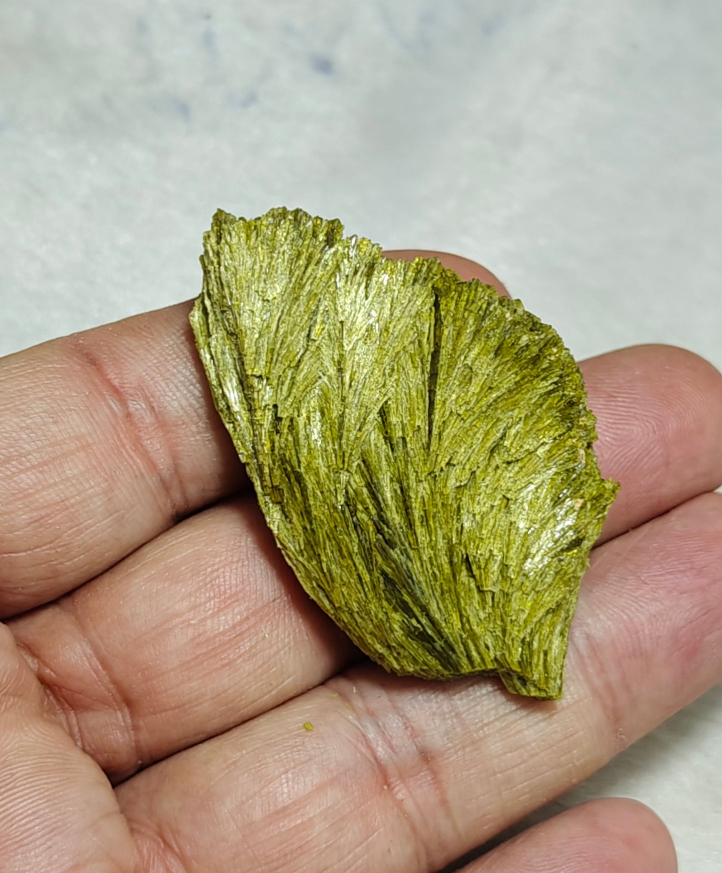 Natural green Epidote crystal 31 grams