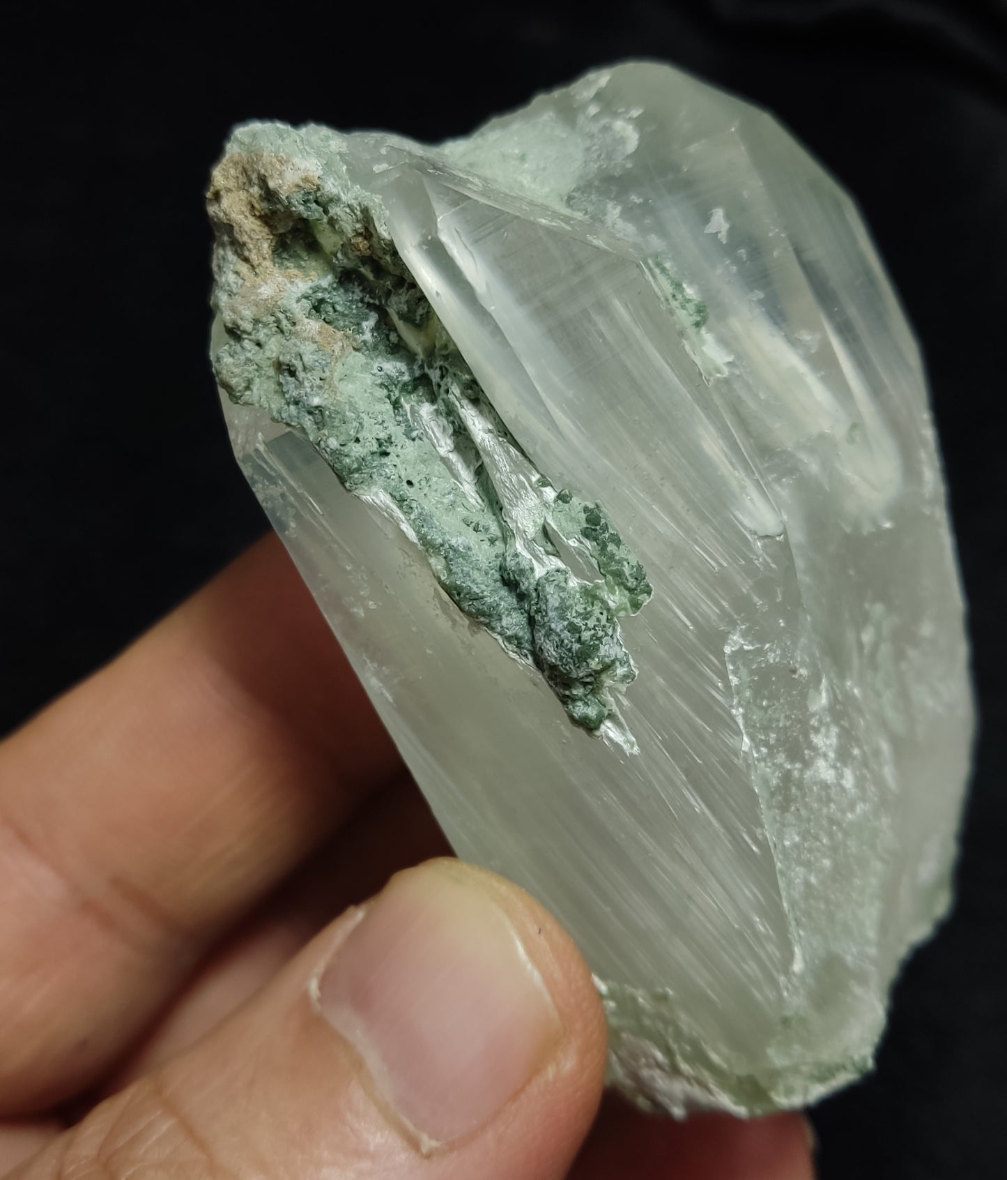 Natural amphibole Twin quartz 130 grams