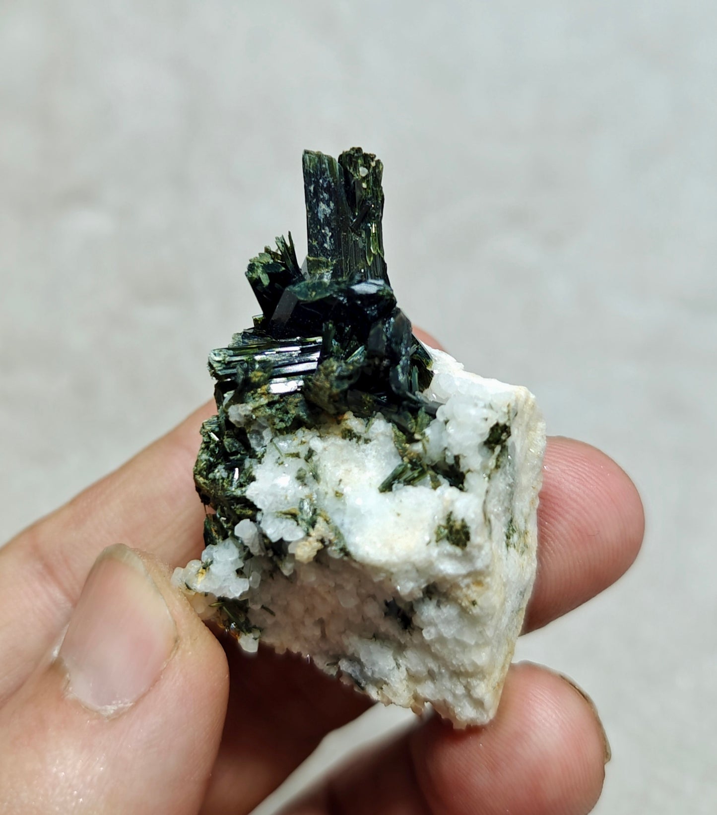 Natural aegirine crystals on matrix specimen 32 grams