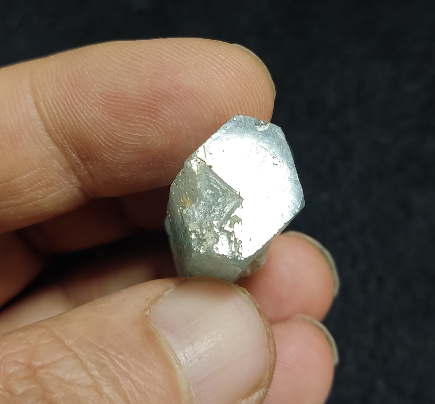 Double terminated aquamarine crystal 11 grams