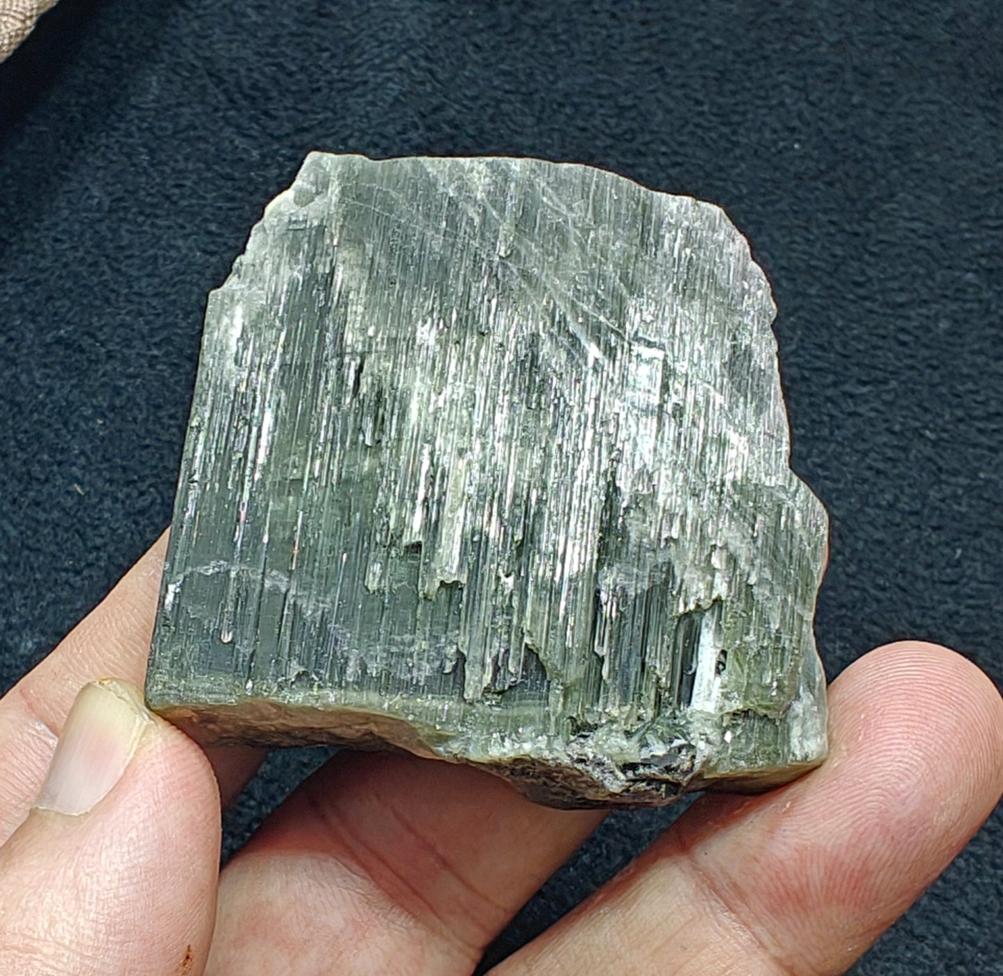 Dark green Tourmalines crystal 80 grams