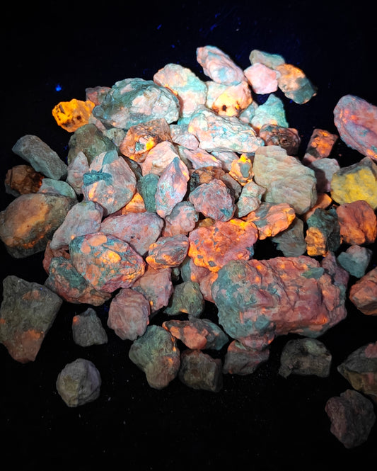 Rough Hackmanite/winchite Lot 1200 grams