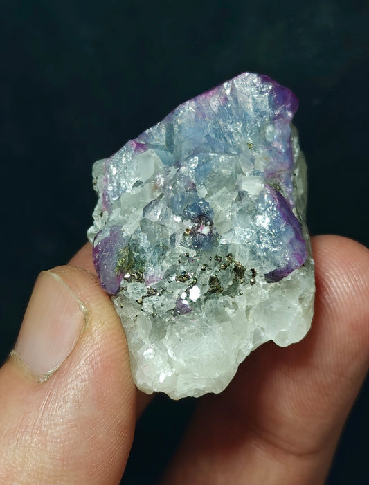 Natural corrundum on matrix 25 grams