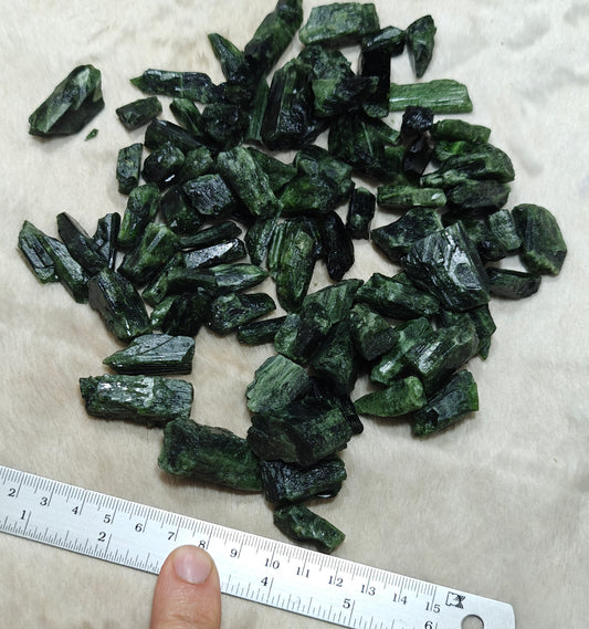 500 grams diopside crystals