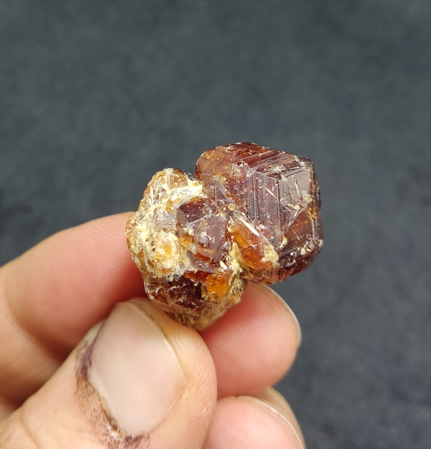 Natural grossular garnet with diopside 14 grams