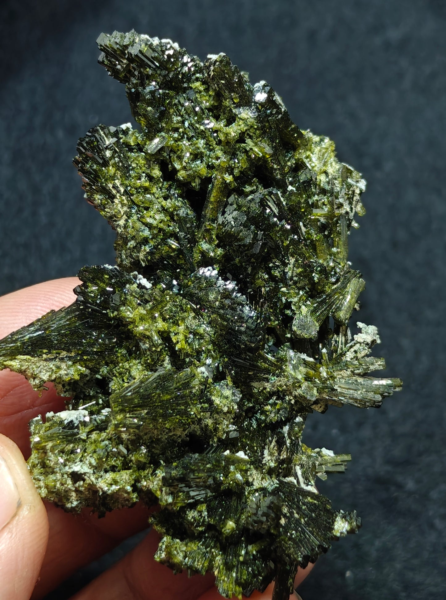 Natural epidote cluster dark green color 43 grams