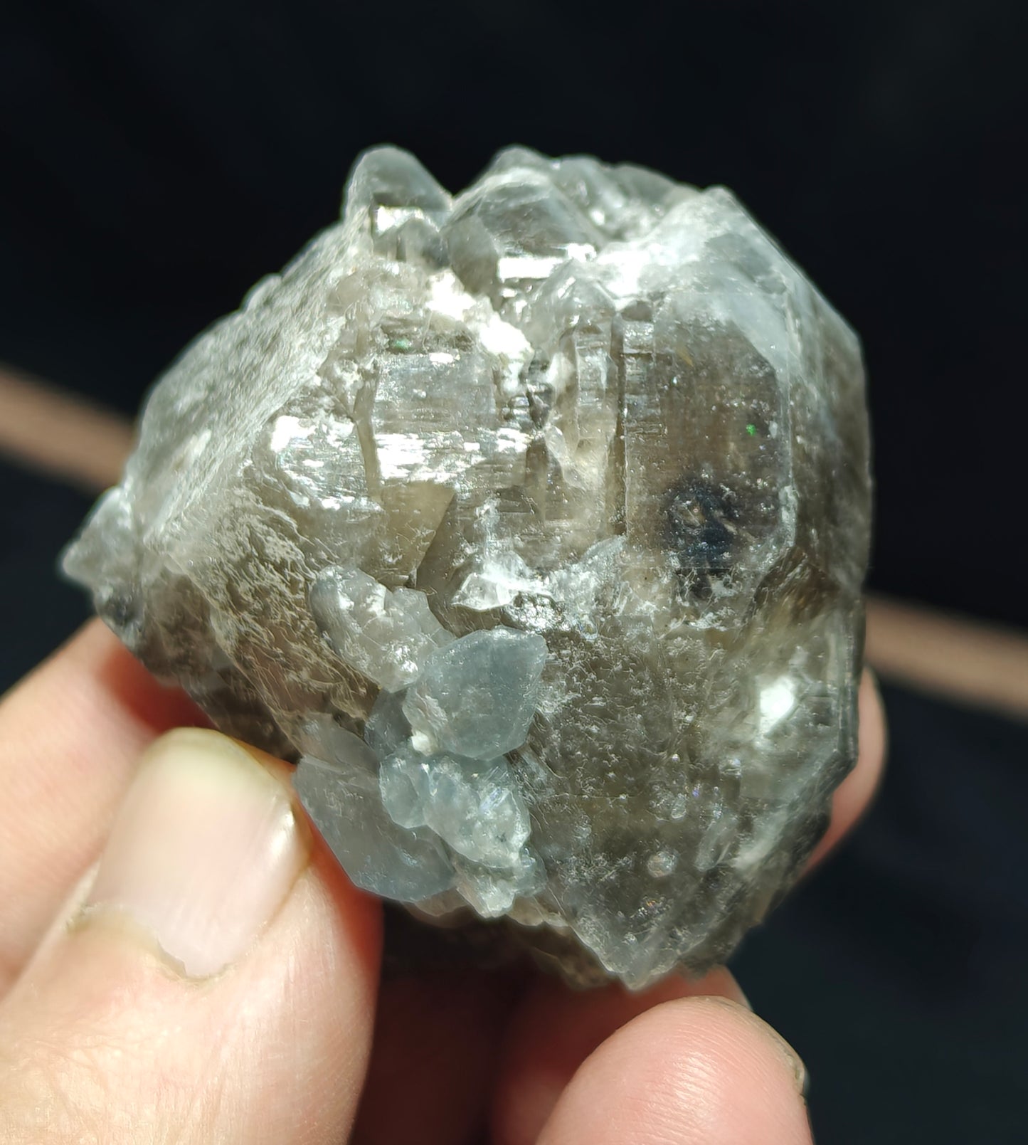 Natural terminated light blue color quartz cluster 80 grams