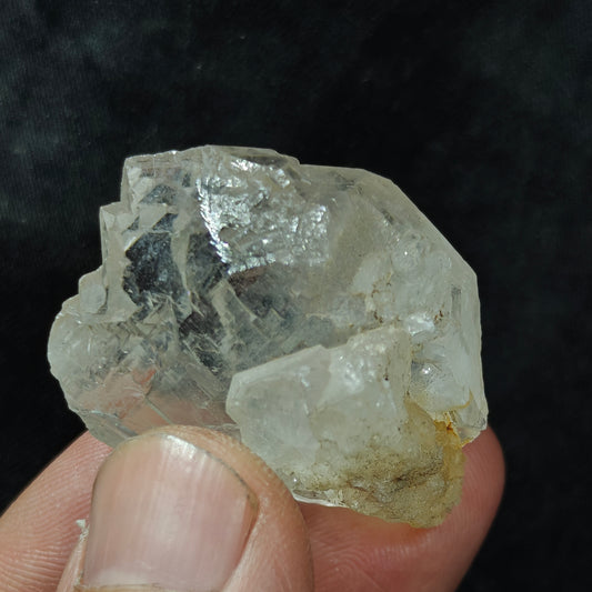 Natural gwindel quartz crystal 29 grams