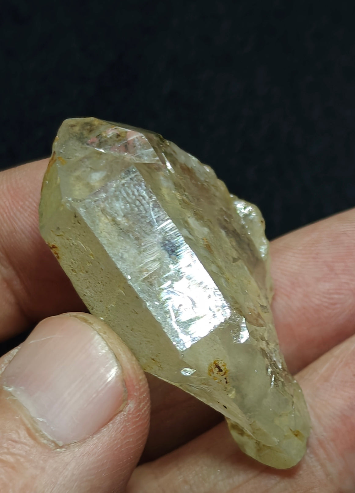 Natural gwindel quartz crystal 27 grams
