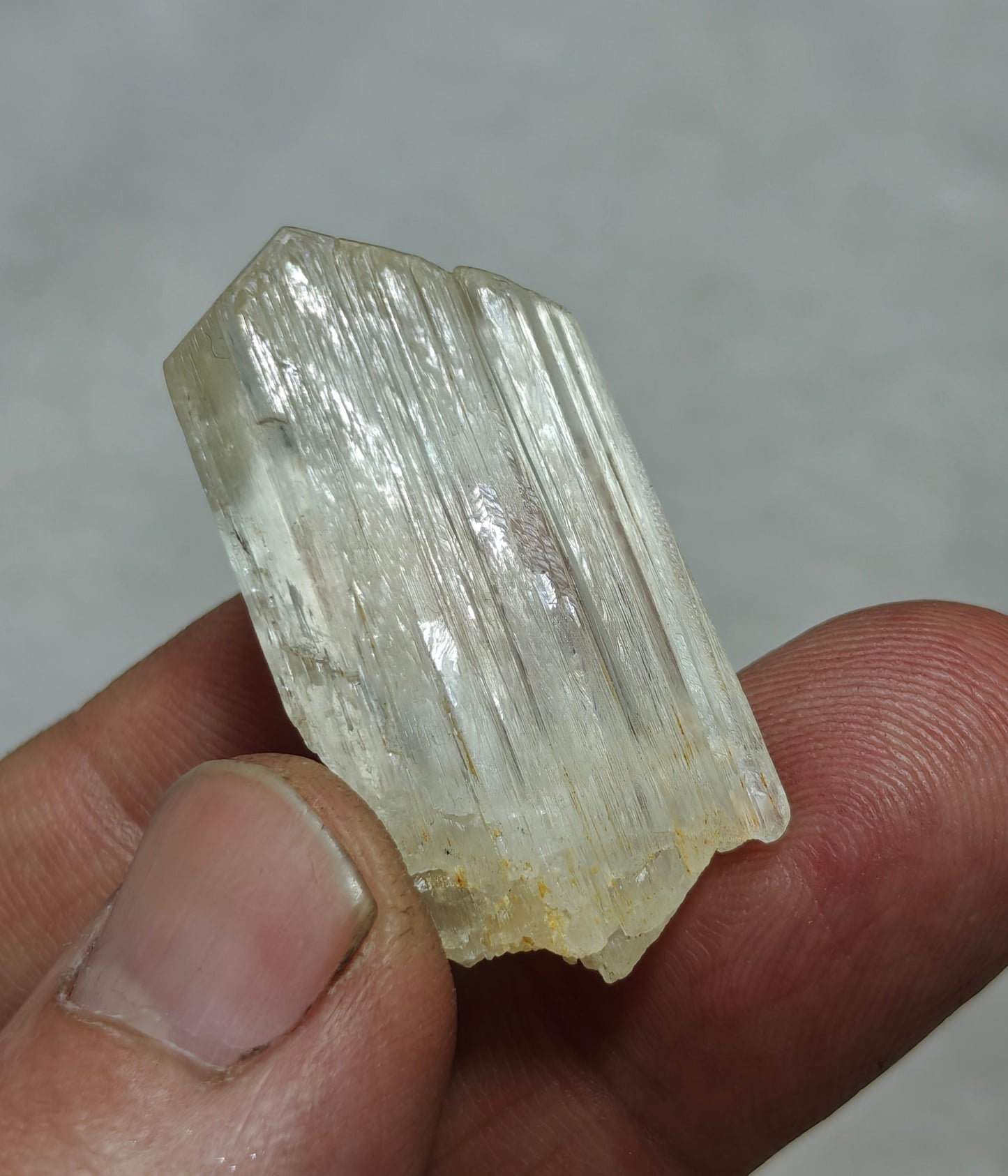 Natural spodumene crystal 17 grams