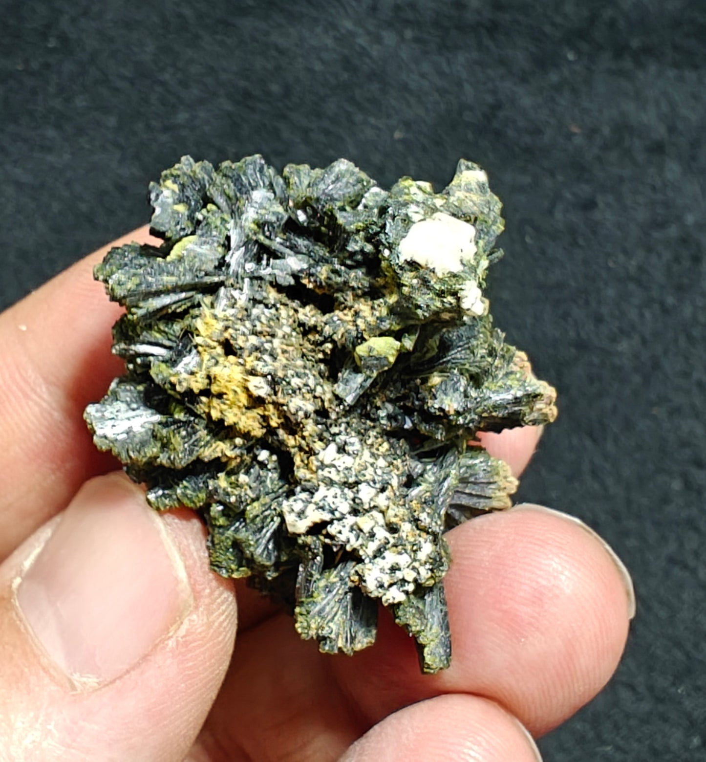 Natural epidote cluster on matrix 31 grams