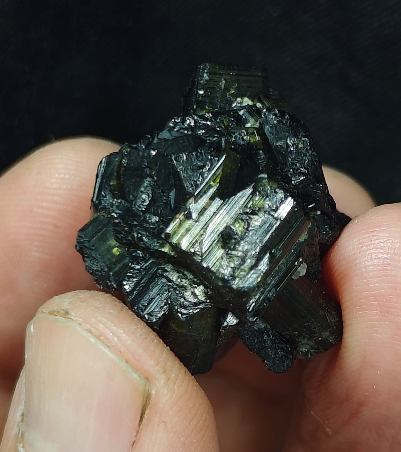Dark green color Tourmaline crystal chatoyance 26 grams