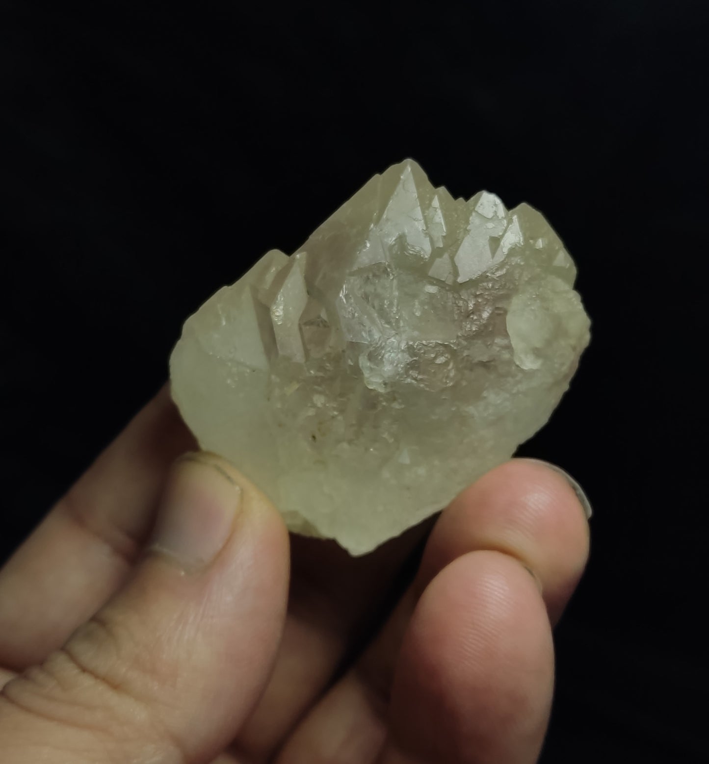 Natural terminated gwindel Quartz crystal 60 grams