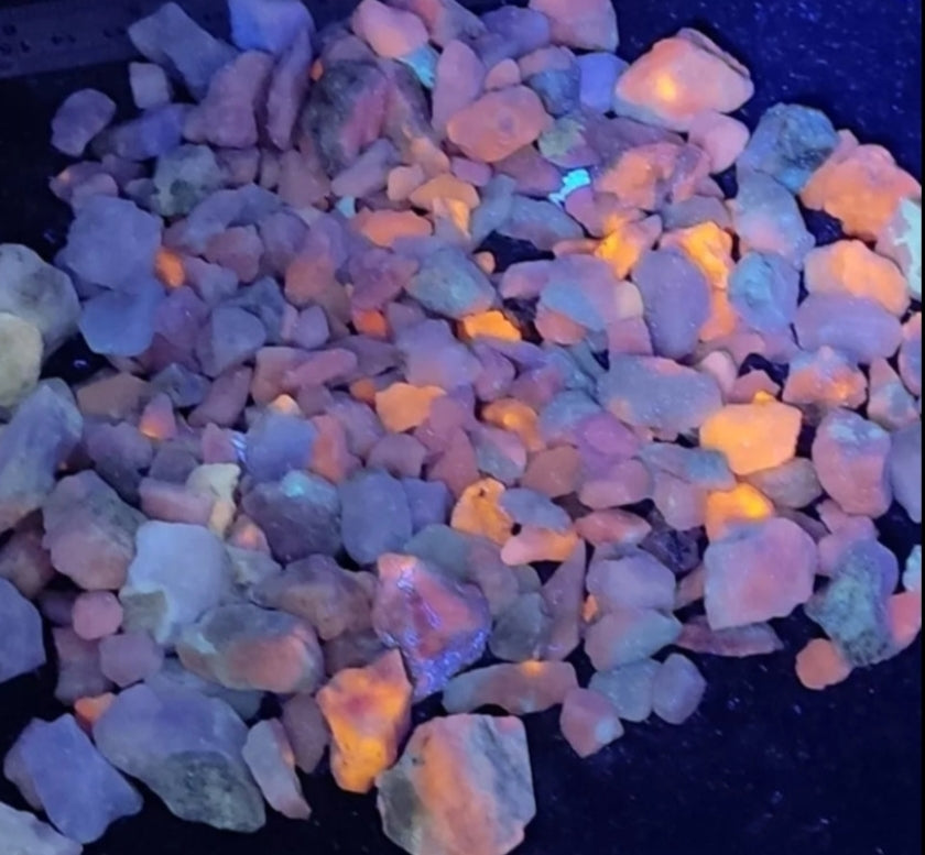 3kg natural fluorescent Hackmanite