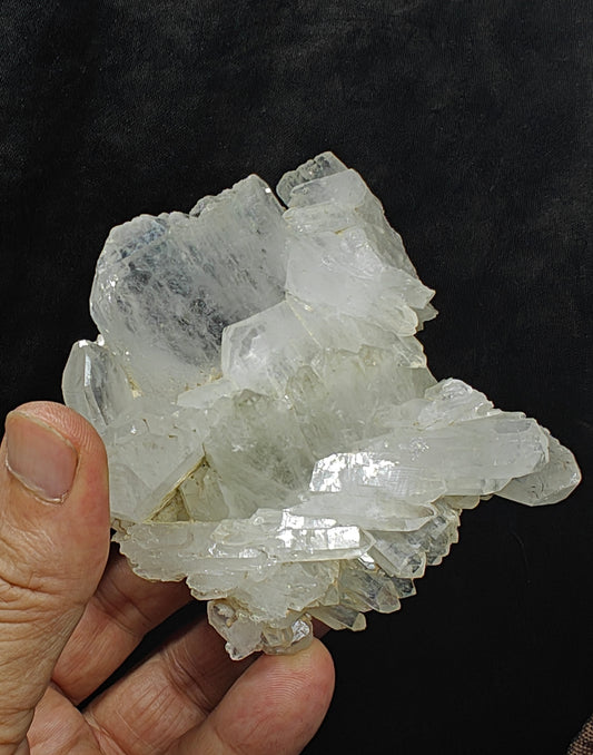Natural Faden Quartz crystals specimenl 265 grams