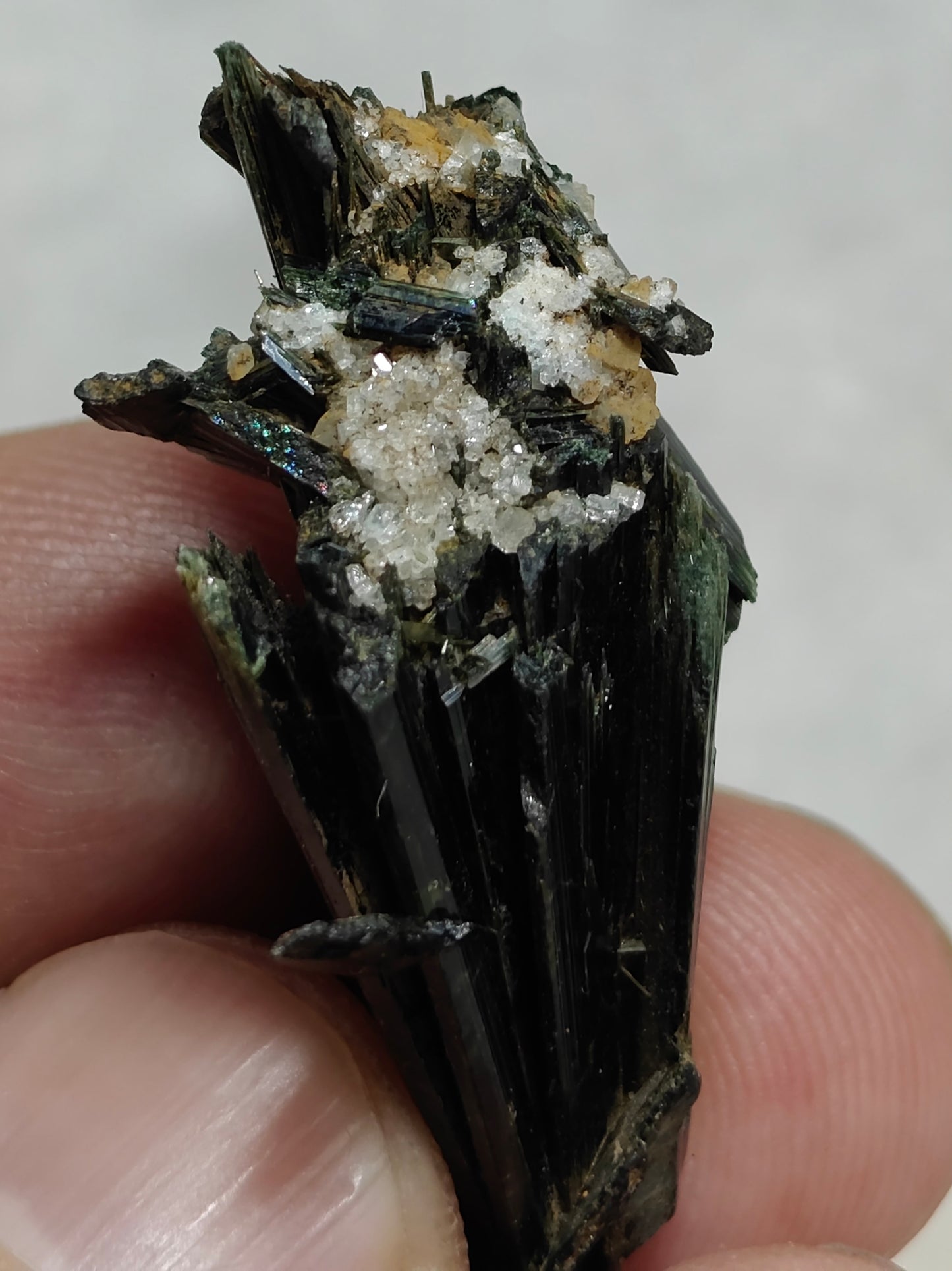 Natural aegirine specimen 63 carats