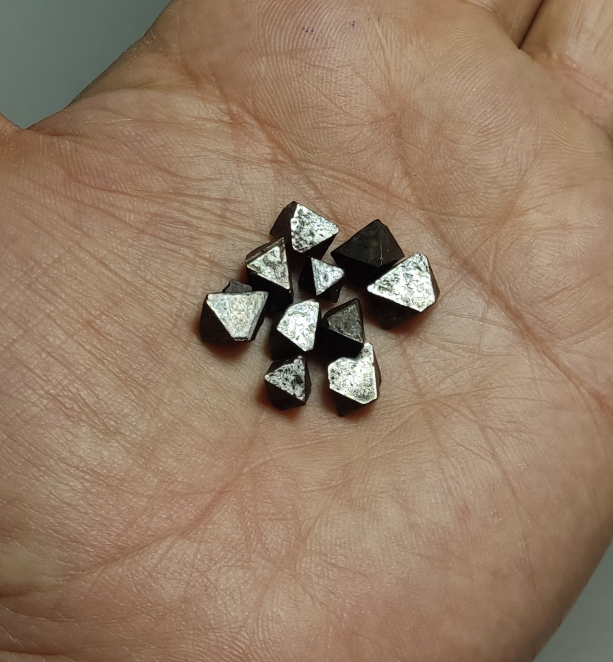10 pieces octahedron magnetite crystals lot c