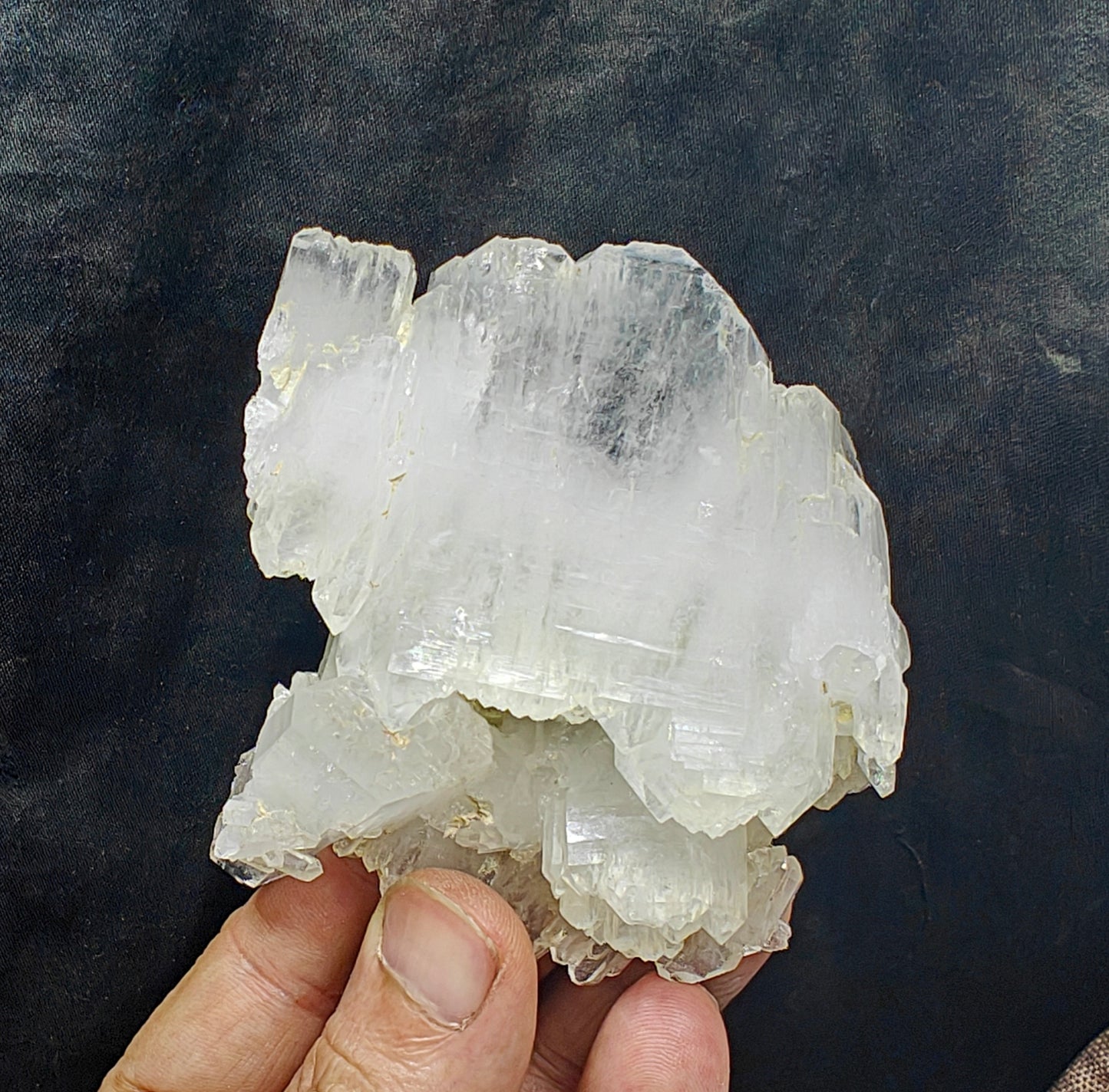 Natural Faden Quartz crystals specimenl 265 grams