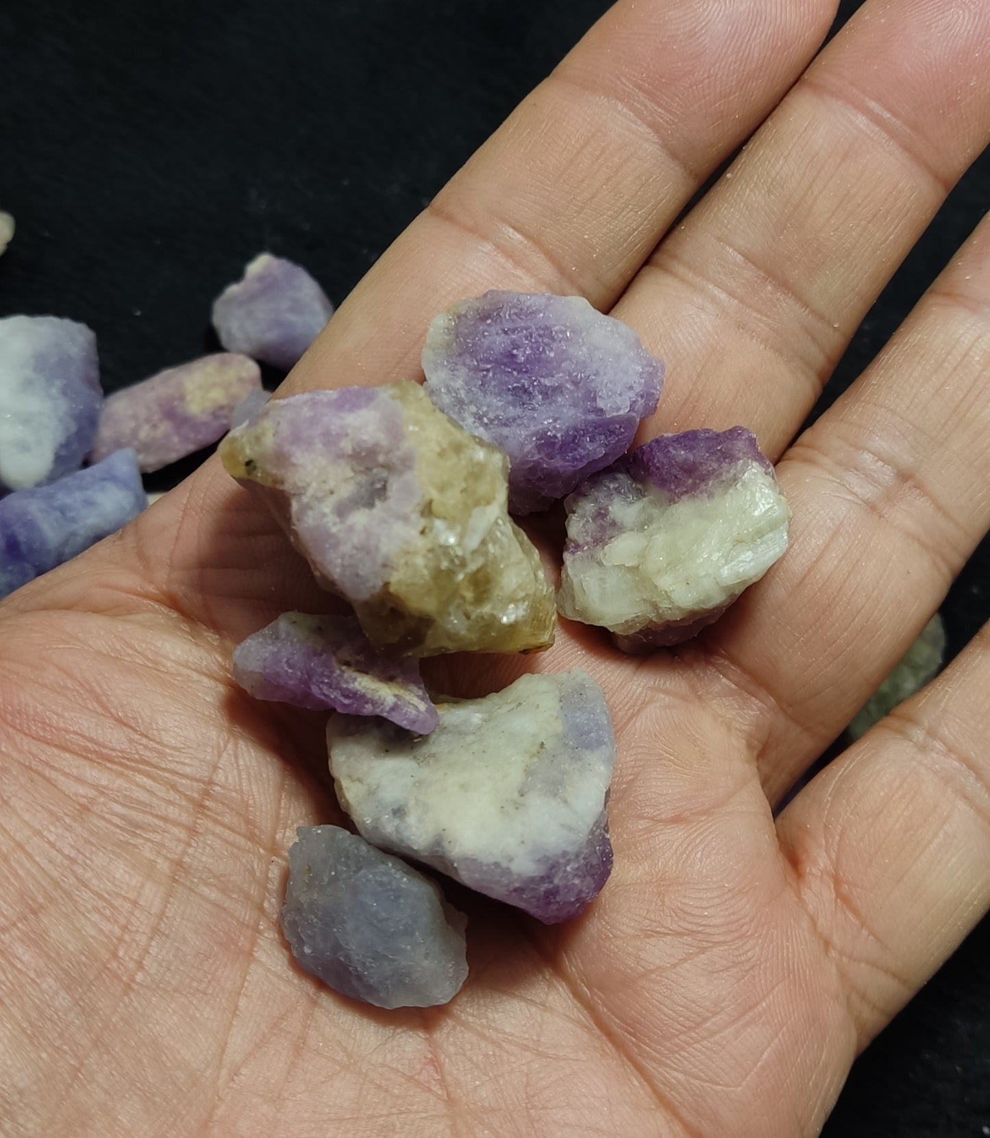 Rough Hackmanite Highly Tenebrescent Lot 270 grams