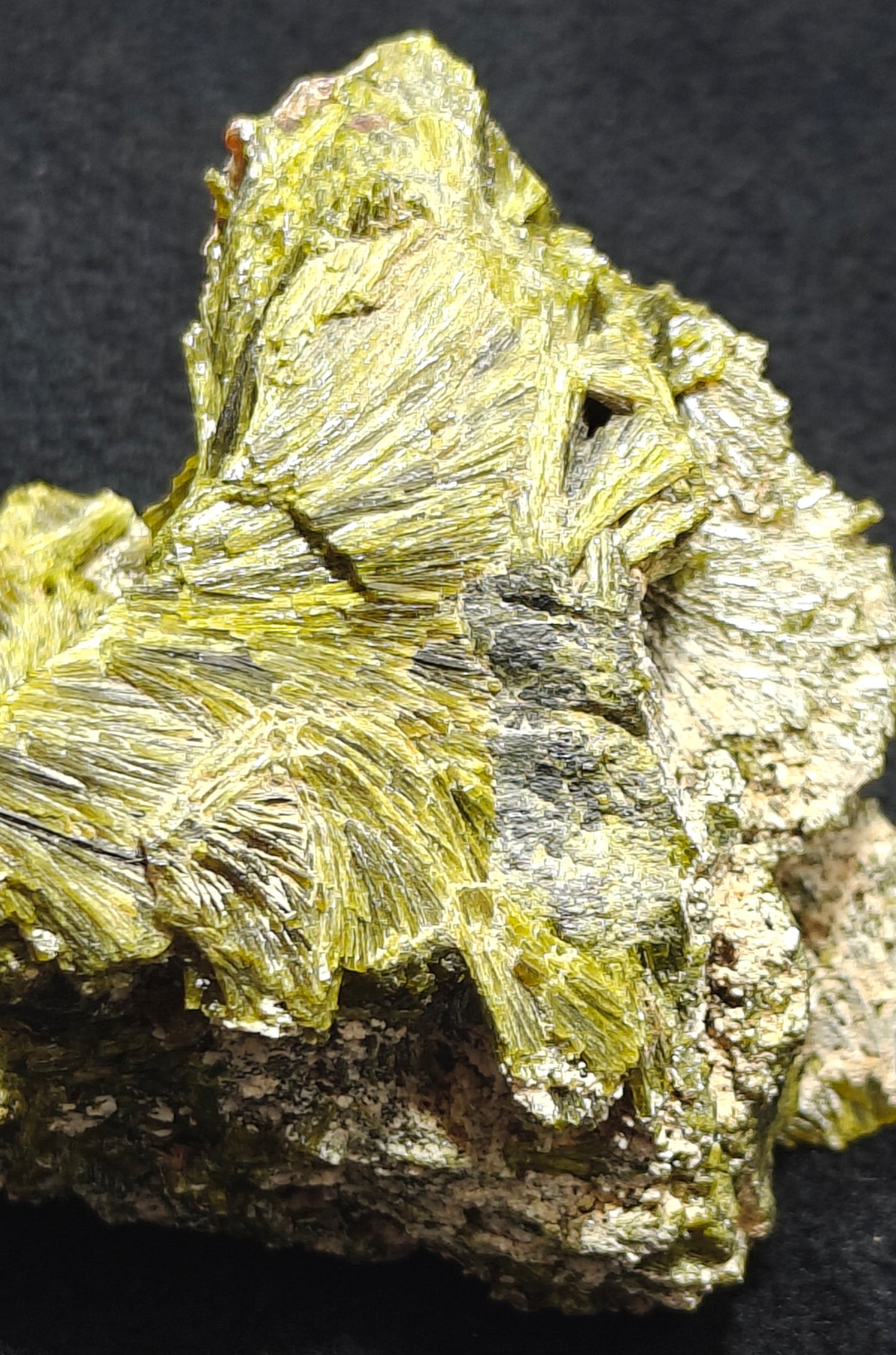 Natural Epidote cluster spray like formation 342 grams