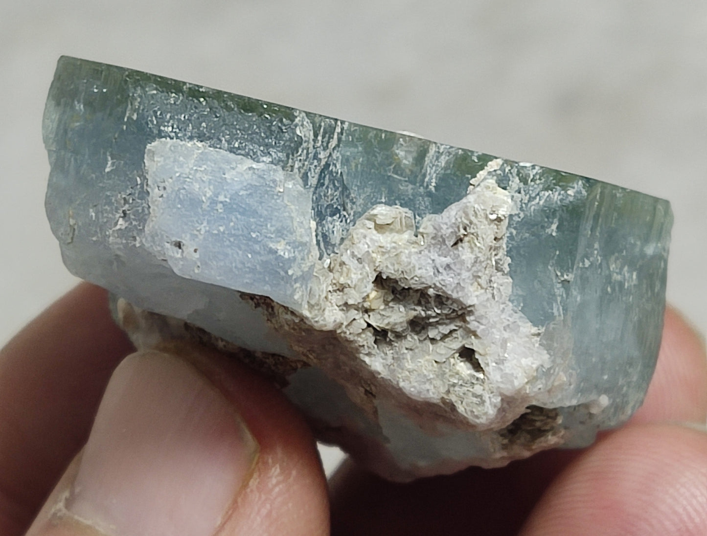 Natural twin terminated aquamarine crystal 32 grams