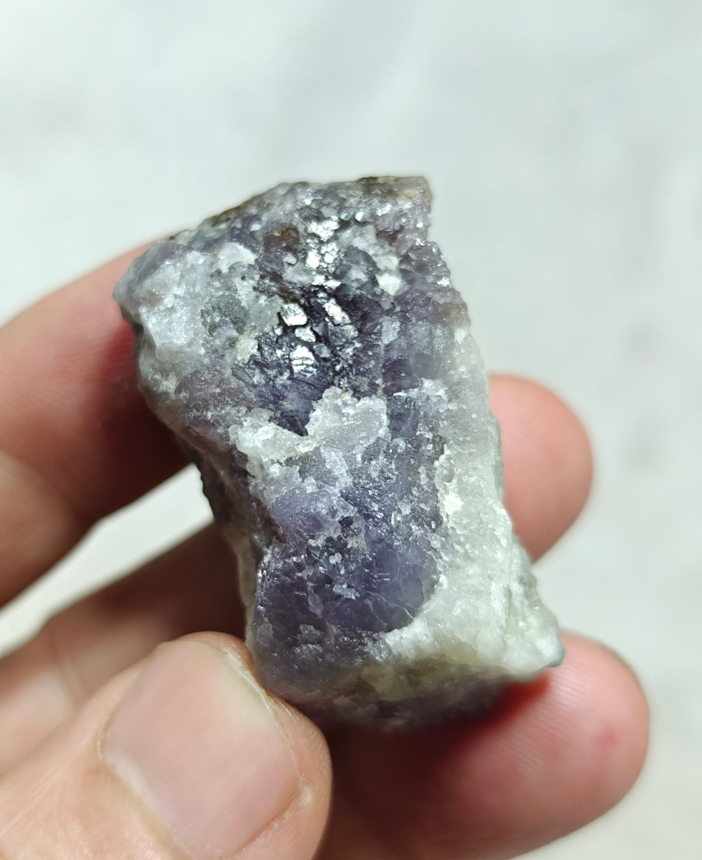 Natural fluorescent hackmanite 37 grams