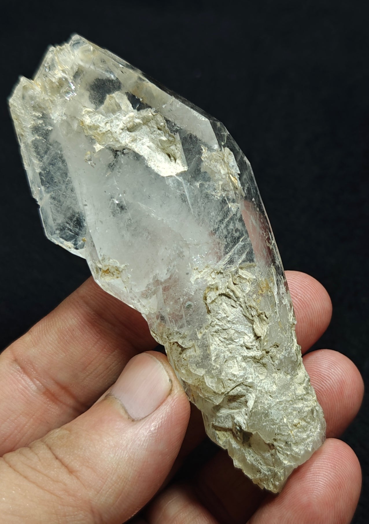 Single beautiful terminated Faden Quartz crystal specimen 79 grams