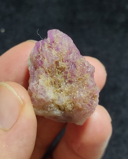 19 grams Highly Tenebrescent Fluorescent Hackmanite Specimen