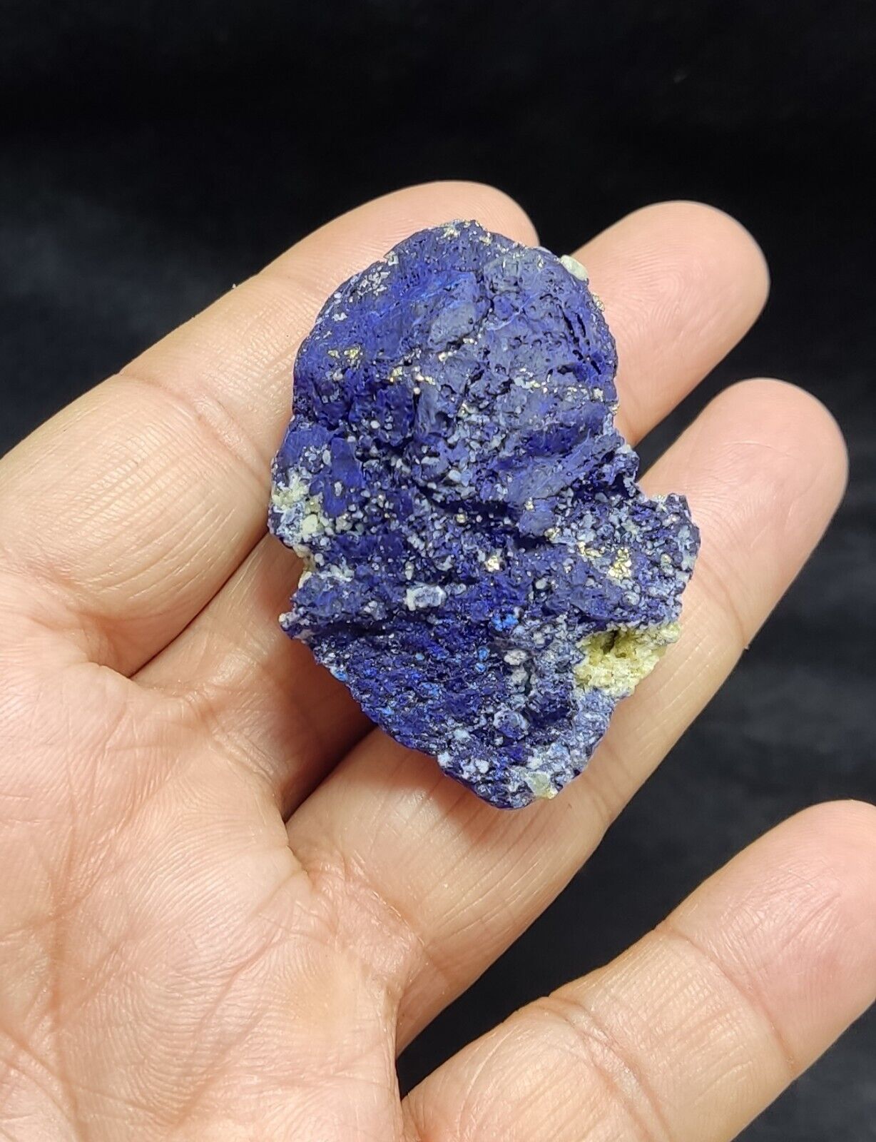 An Aesthetic specimen of fluorescent Lazurite with pyrite 47 grams