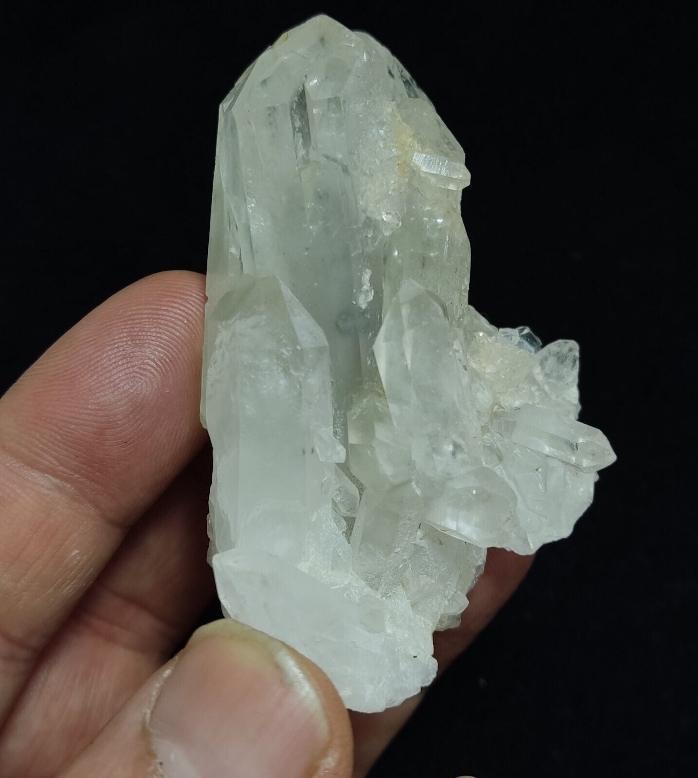 88 grams natural quartz crystal cluster