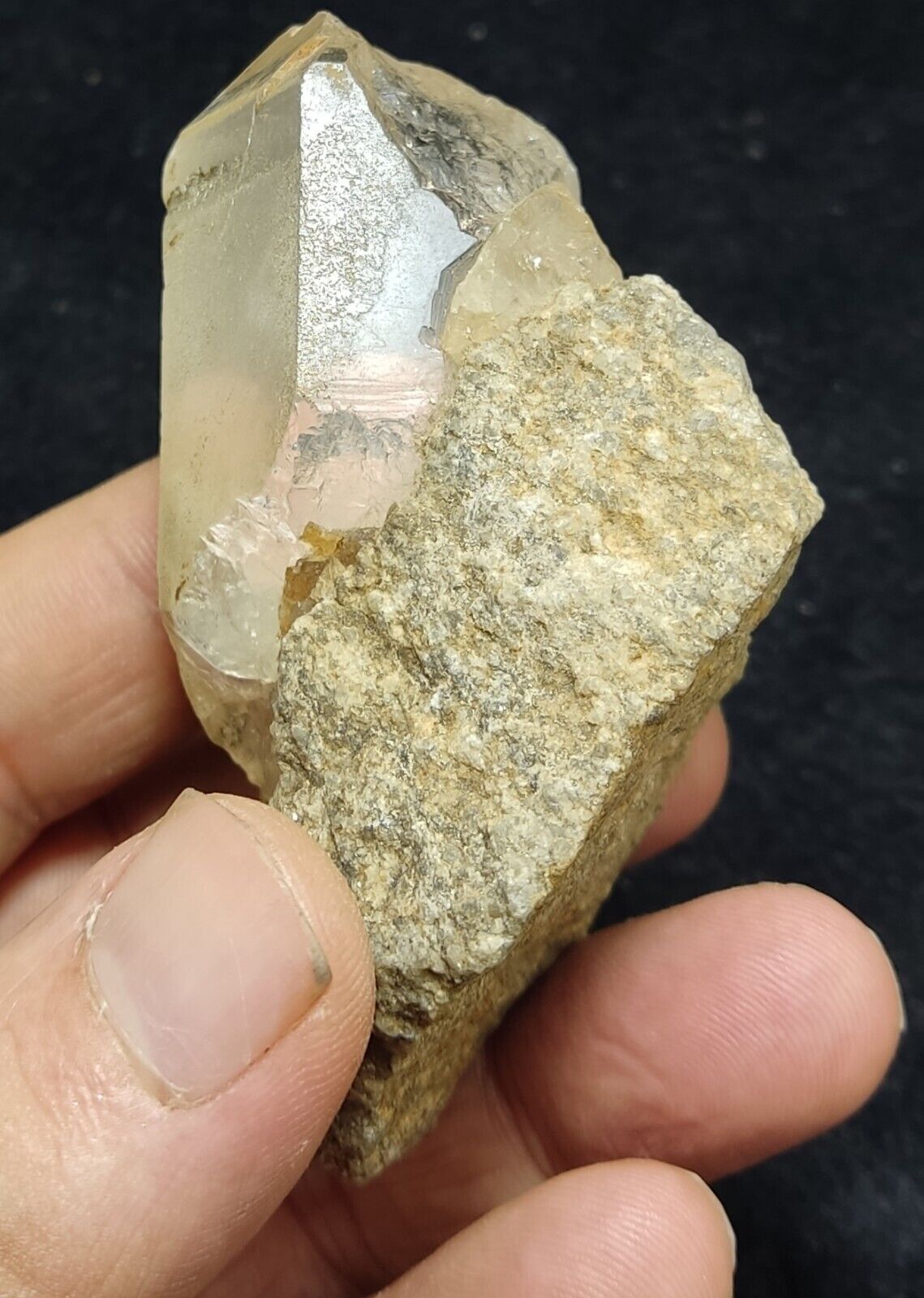 An Aesthetic Natural terminated Quartz crystal specimen 121 grams