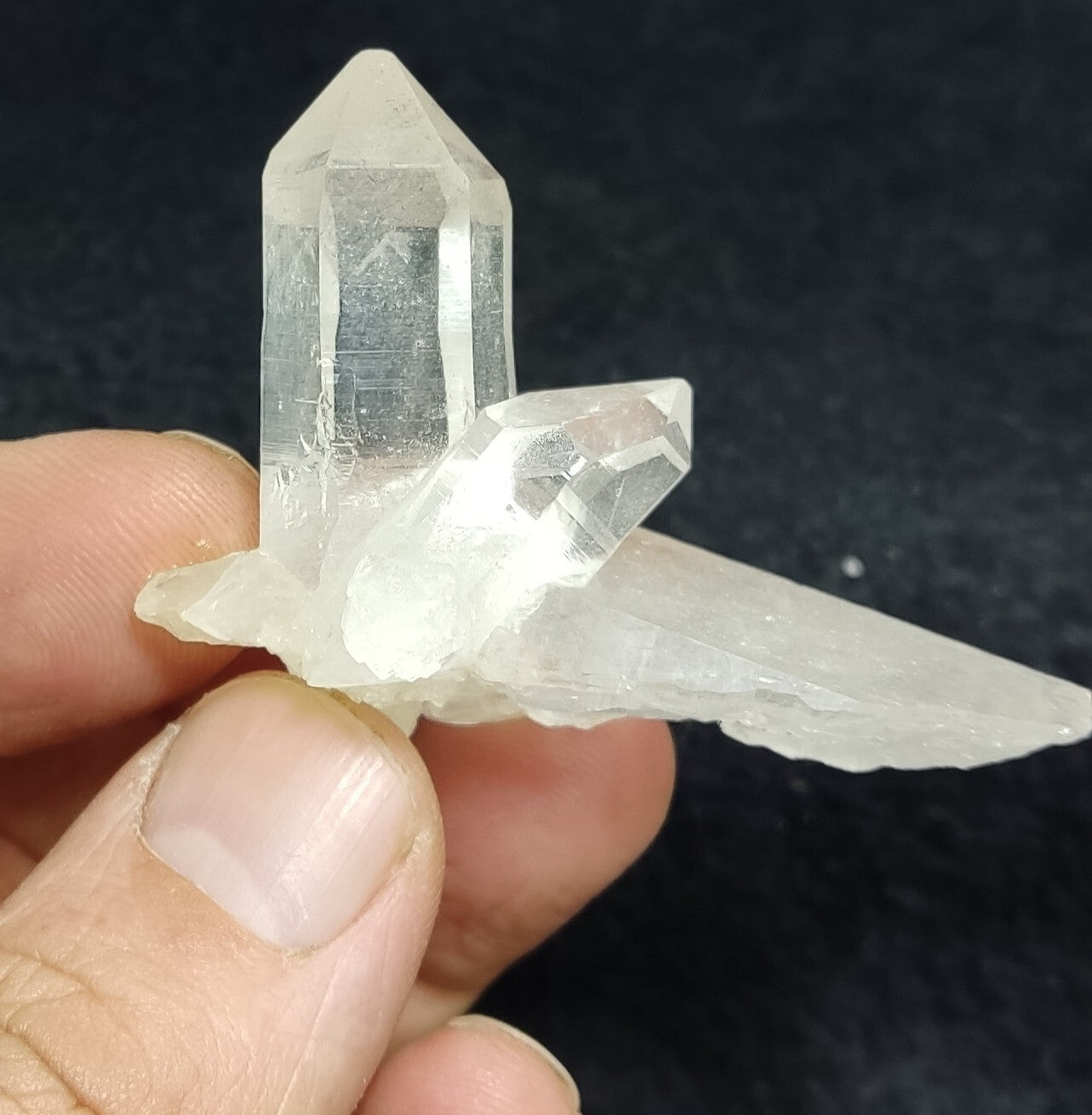 An Aesthetic Natural terminated clear Quartz 29 grams