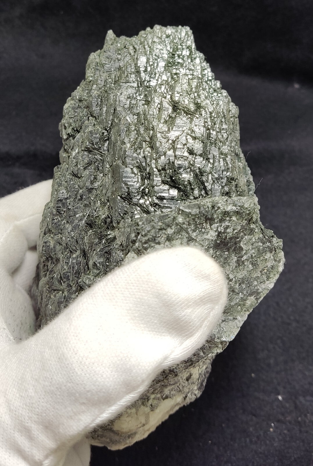 An Aesthetic Natural terminated Chlorite Quartz crystal specimen 1549 grams