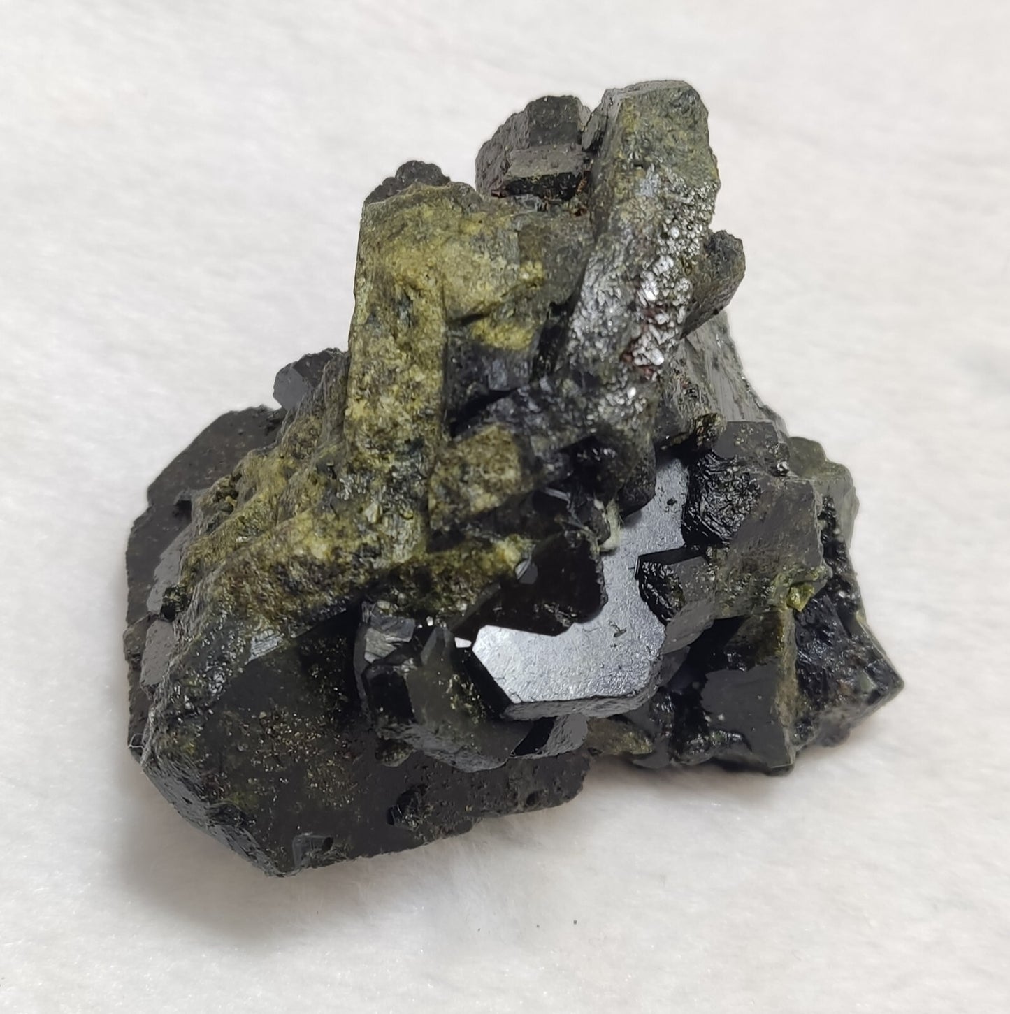 An Aesthetic Natural terminated epidote crystal specimen 159 grams