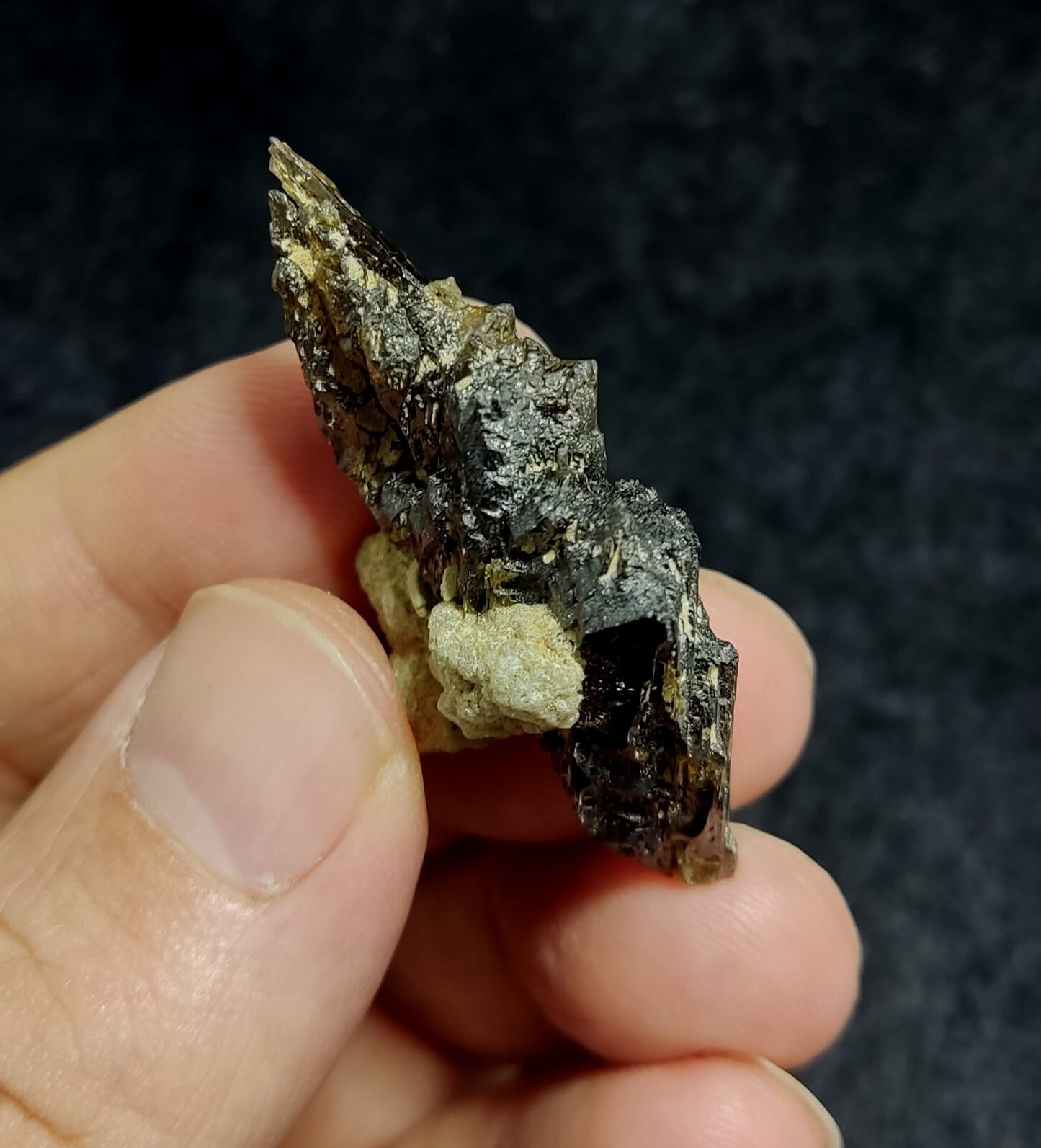 Single etched Epidote Crystal 14 grams