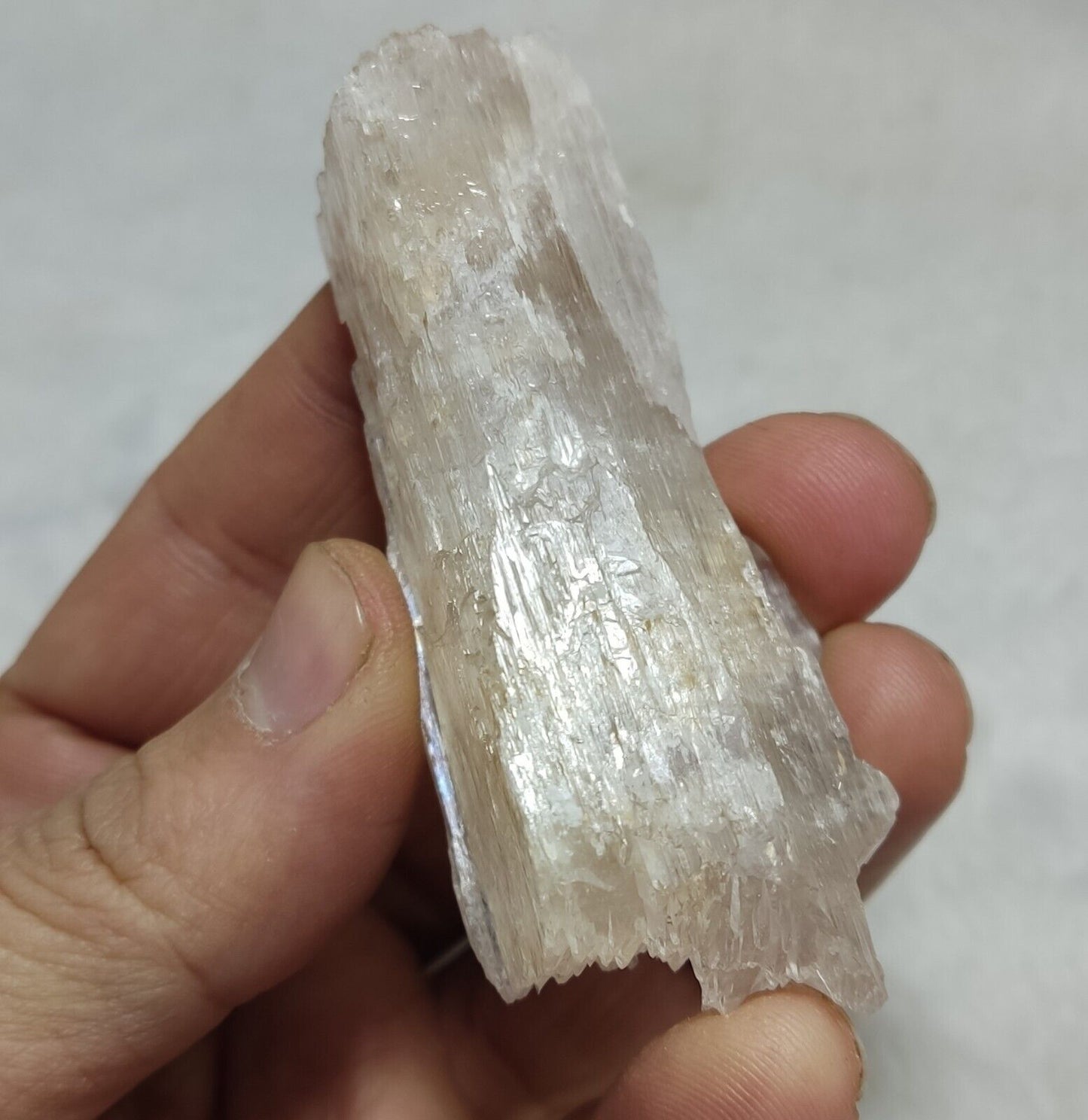 A very Aesthetic Natural fully etched spodumene crystal 107 grams