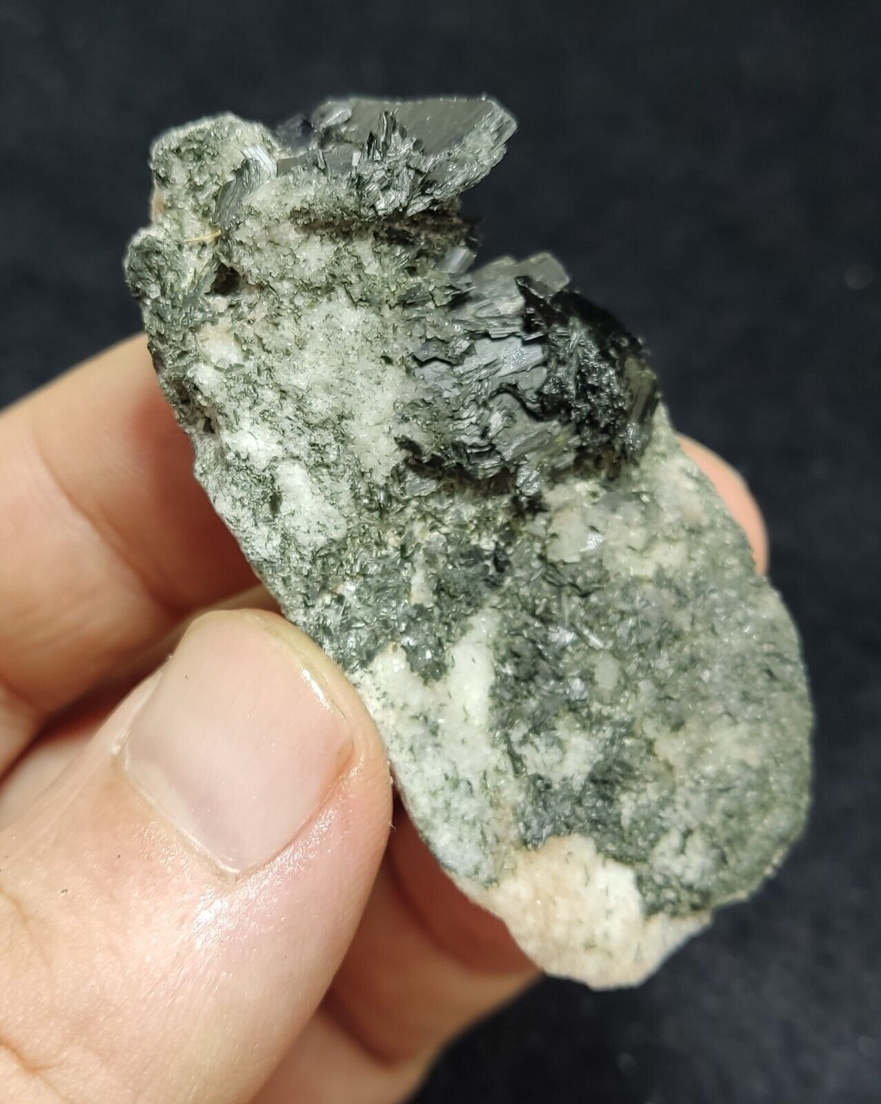 An aesthetic combo specimen of aegirine on albite 38 grams