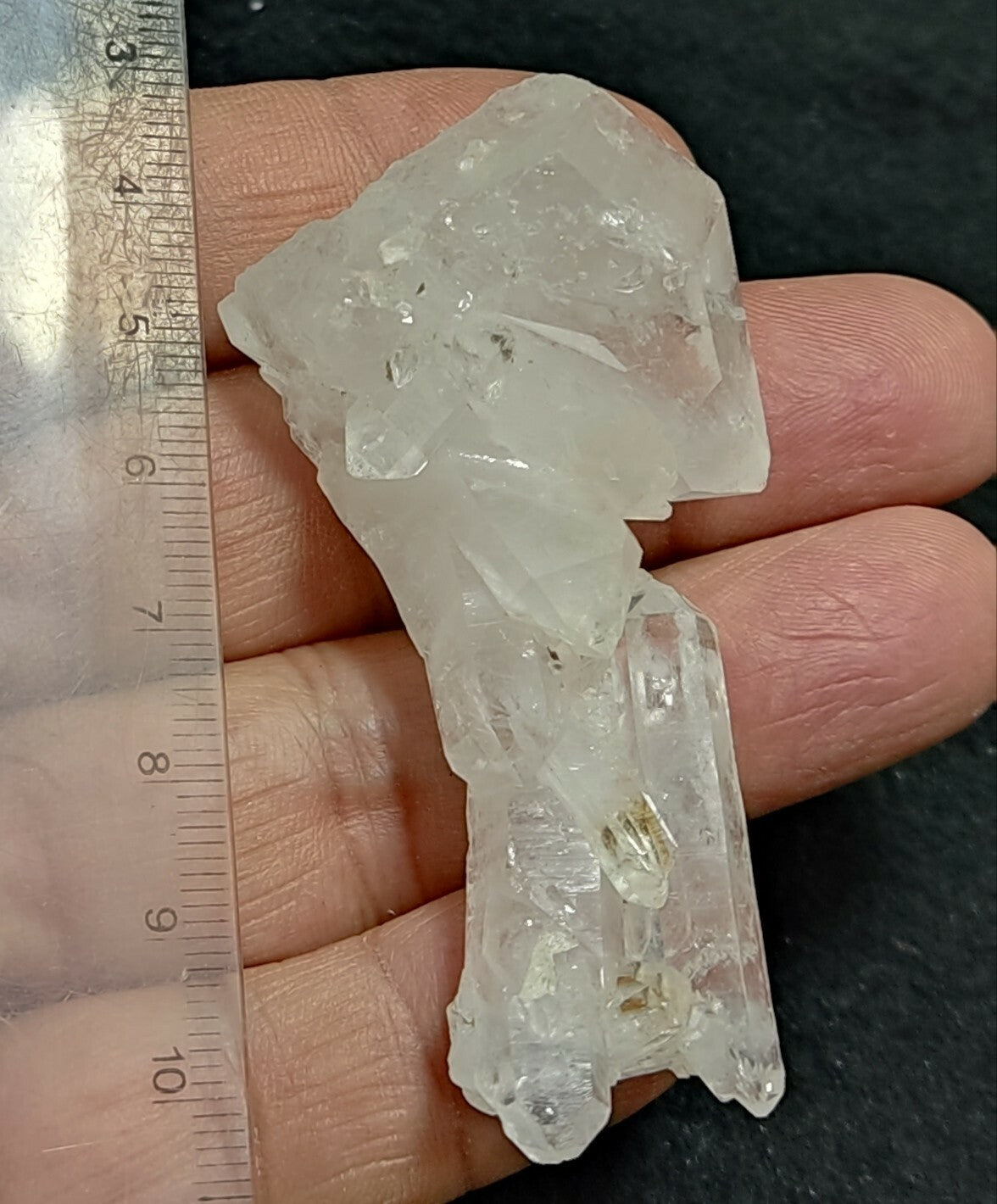An amazing specimen of terminated Quartz crystal 39 grams