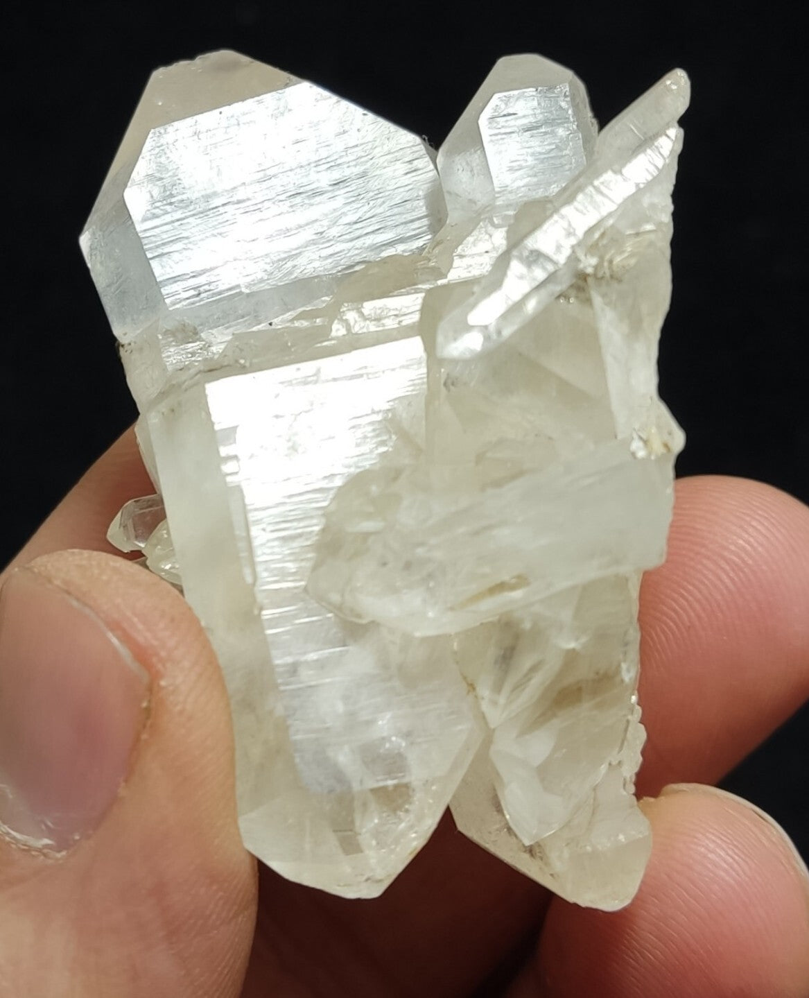 An Aesthetic specimen of terminated Quartz crystal cluster 61 grams