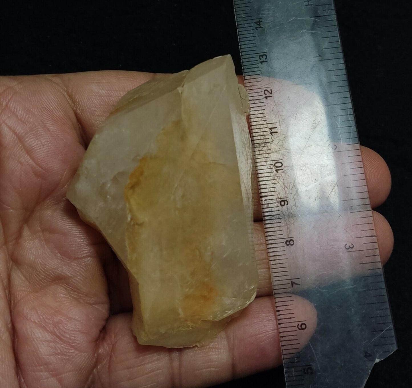A very Aesthetic Natural beautifully terminated Quartz crystal 102 grams