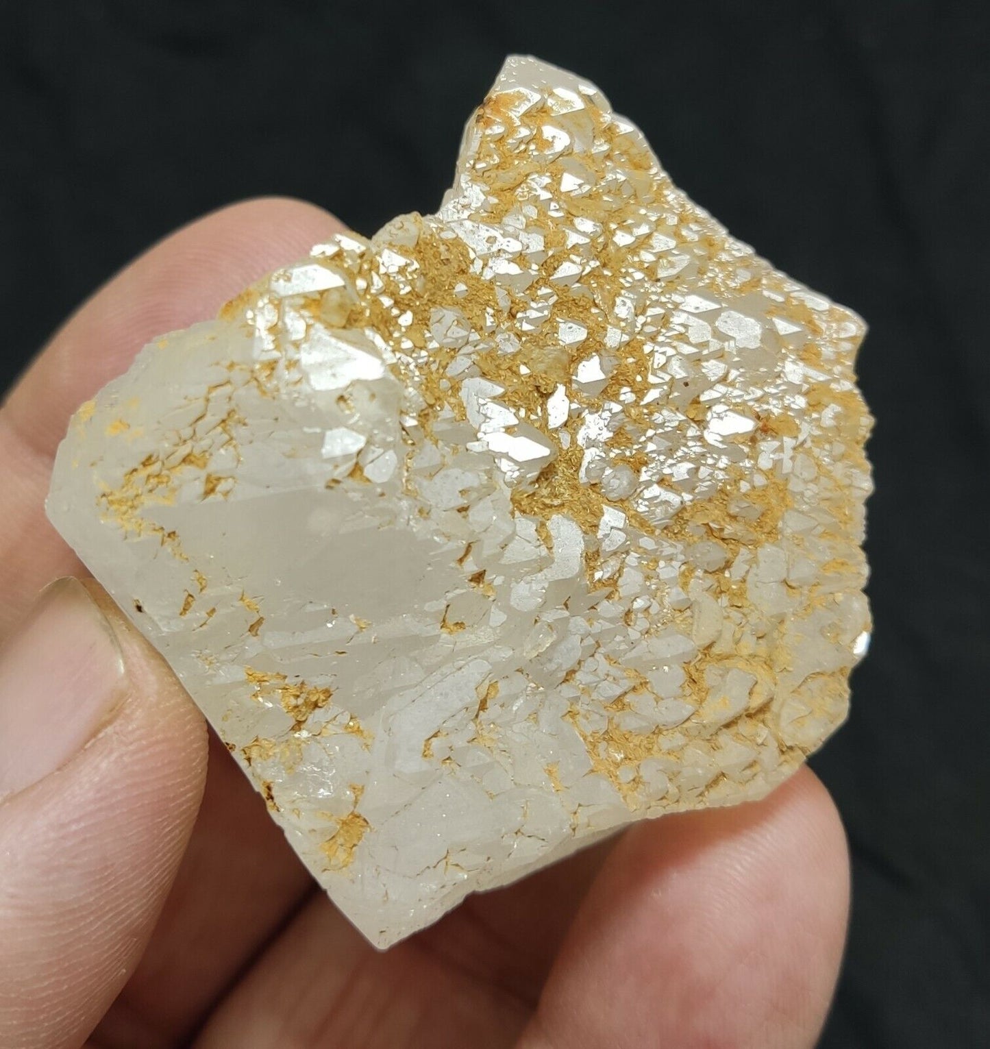 A very Aesthetic Natural beautifully terminated Quartz crystal 97 grams